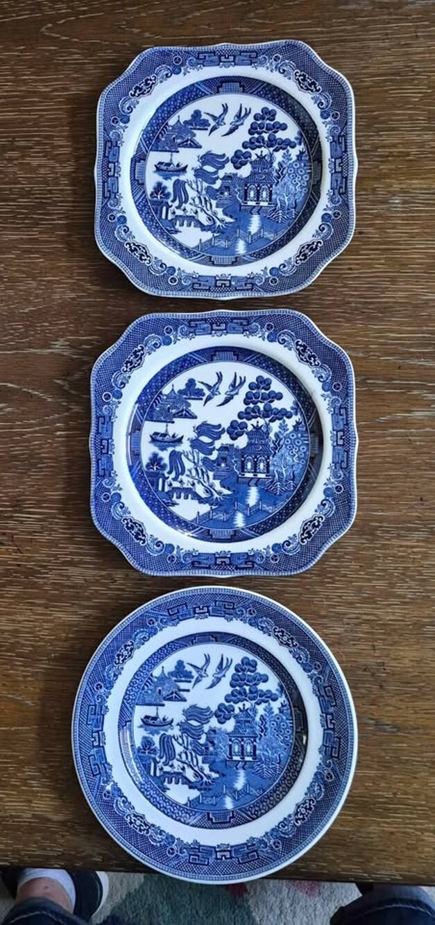 Willow Johnson Bros England Plates (Set of 3)